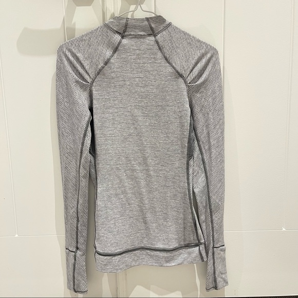 Lululemon Think Fast Long Sleeve in Tonka Stripe Heathered Slate White / Slate - Picture 13 of 14
